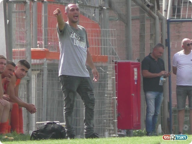 מאמן כפר שלם. שוקי סידיס